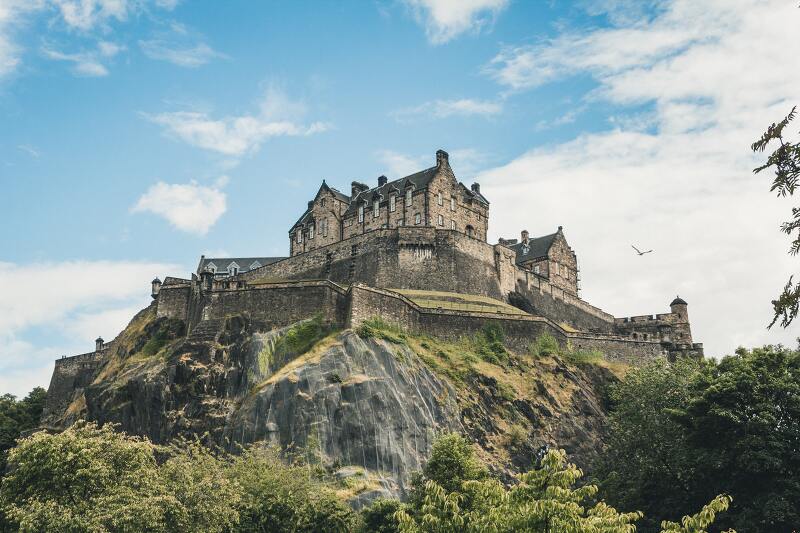 Discovering the Charm of Edinburgh: A Spring Travel Guide
