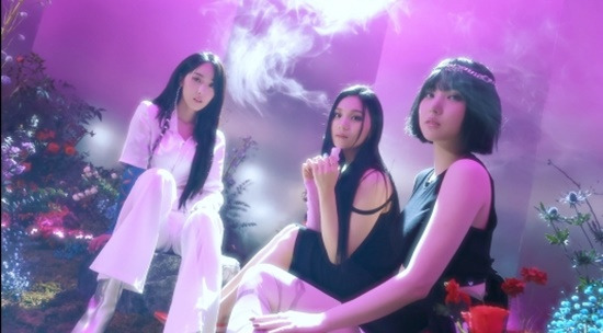 은하, 신비, 엄지! 비비지, 몽환적 매력..3色 분위기 여신! [사진]