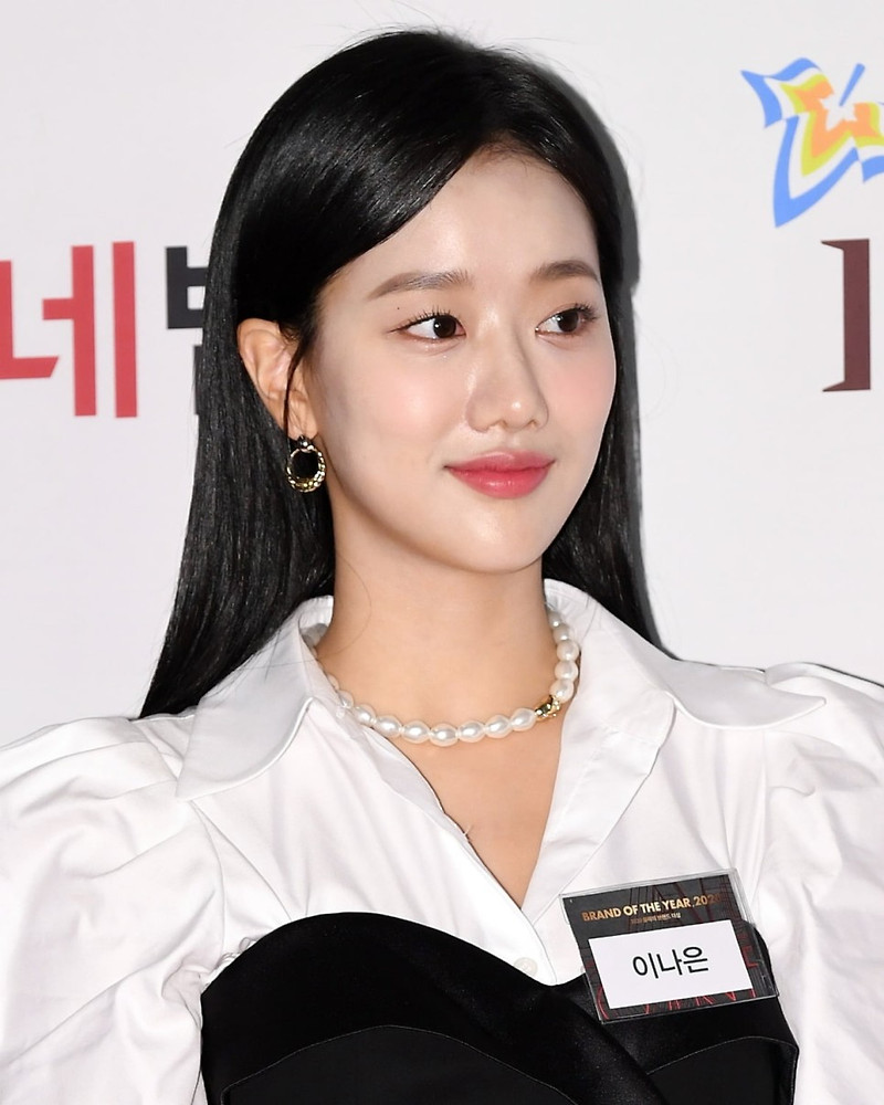 걸그룹 에이프릴 출신 이나은이 '왕따' 논란을 딛고 3년만에 SBS '재벌X형사'에 카메오 출연