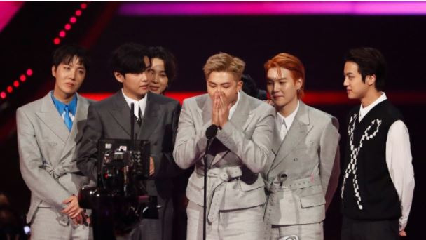 BTS 아메리칸 뮤직 어워즈 대상 수상