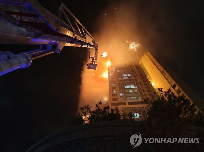 울산 남구 33층 아파트 화재 / 역사 속 오늘의 사건(2022.10.8.)