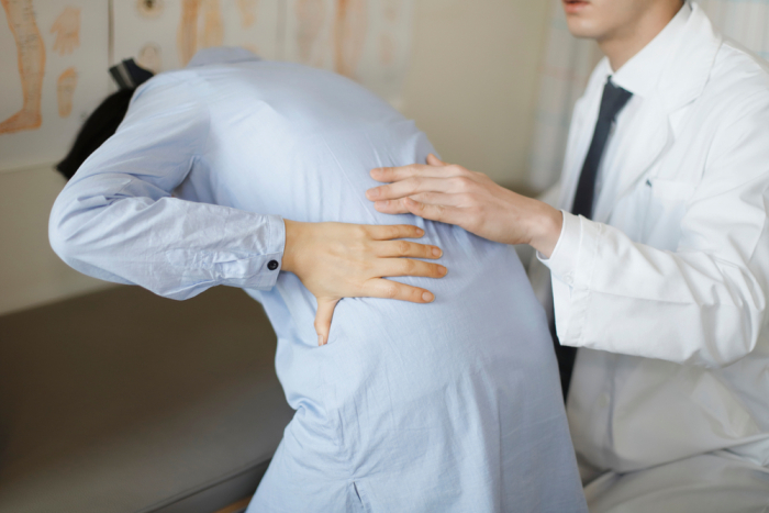 허리 통증 때문에 의사를 만나야 할 때인가요?