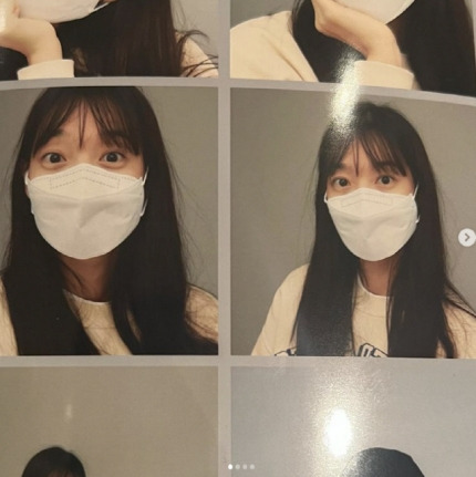 '김우빈' 신민아, 뜬금없이 스티커사진 가게서 포착...화장기 제로 '자연 미인' [사진]
