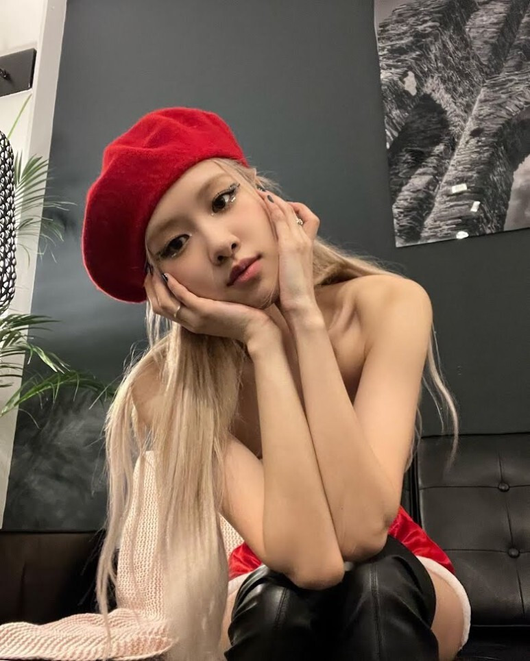 블랙핑크 로제 모델 박태민 티파니앤코 광고 손 잡은 잘생긴 남자 나이 인스타 주소 공개