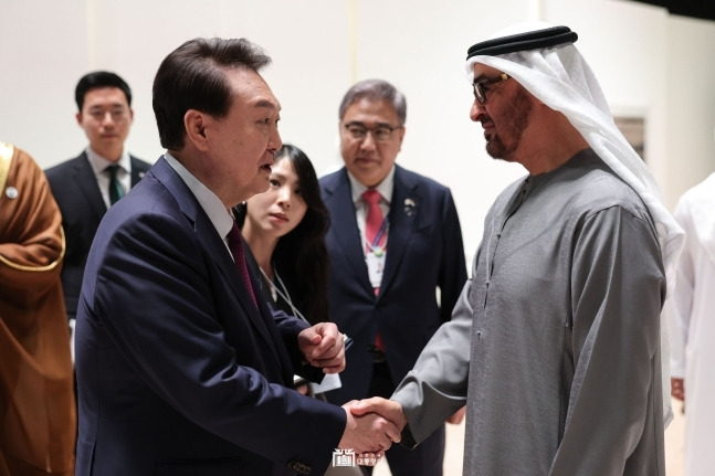 윤석열대통령-나흘간 5차례 정상회동… UAE, 尹 첫 국빈방문에 전례없는 환대