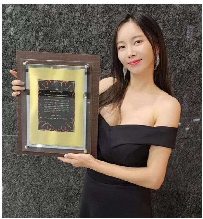 933만 유튜버 쏘영 배우 한소영의 올해 목표 '전신암4기 어머니 꿈 위해 작품 한번 나오는 거' 나이 프로필