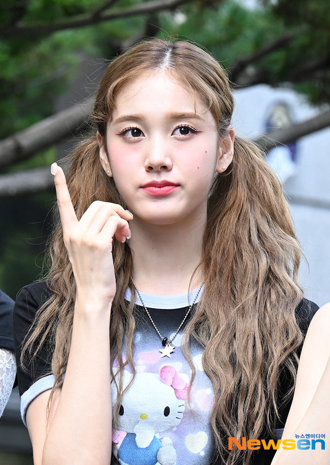 스테이씨 재이, '존귀로운 낭랑 18세' 완벽한 비율 과시하며 '심쿵 귀요미' 발산