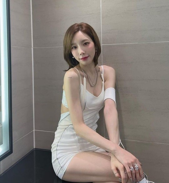 소시 태연, 이 정도로 말랐다고? 글래머, 과감한 노출! [사진]