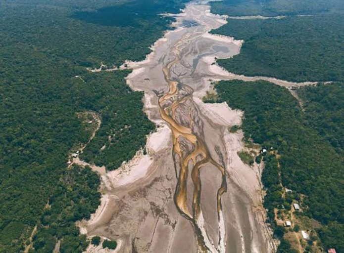 지구온난화 영향 기상이변 남미 아마존강 말라가고 콜롬비아 40도 폭염 가뭄 산불  발생