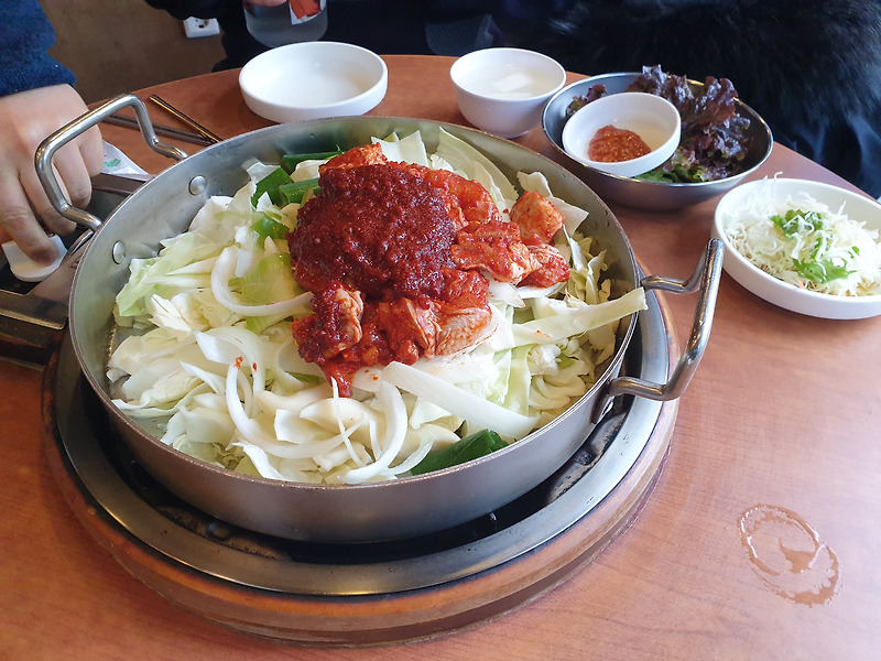 서울에서 먹어 본 닭갈비 중에서는 TOP 5 안에 드는 신가네해물닭갈비