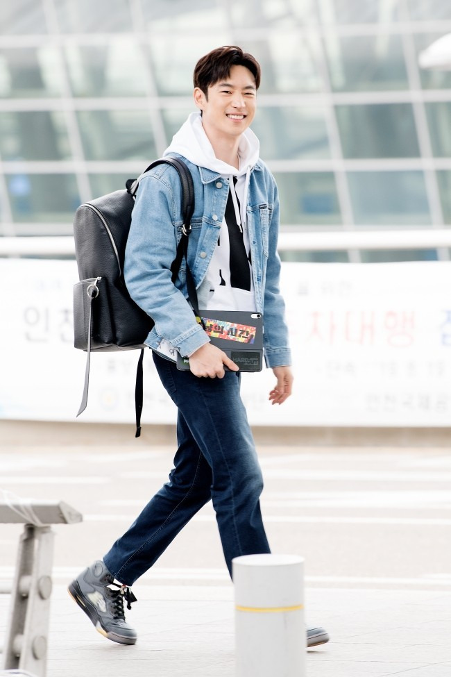 이제훈 나이 공항 팔 코 채수빈 류쥰열 팔뚝 머리 몸 성형 키 학력 고향 드라마 영화 배우 출연작