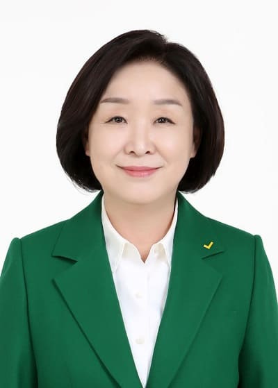 충격! 수애 닮은 여성 정치인