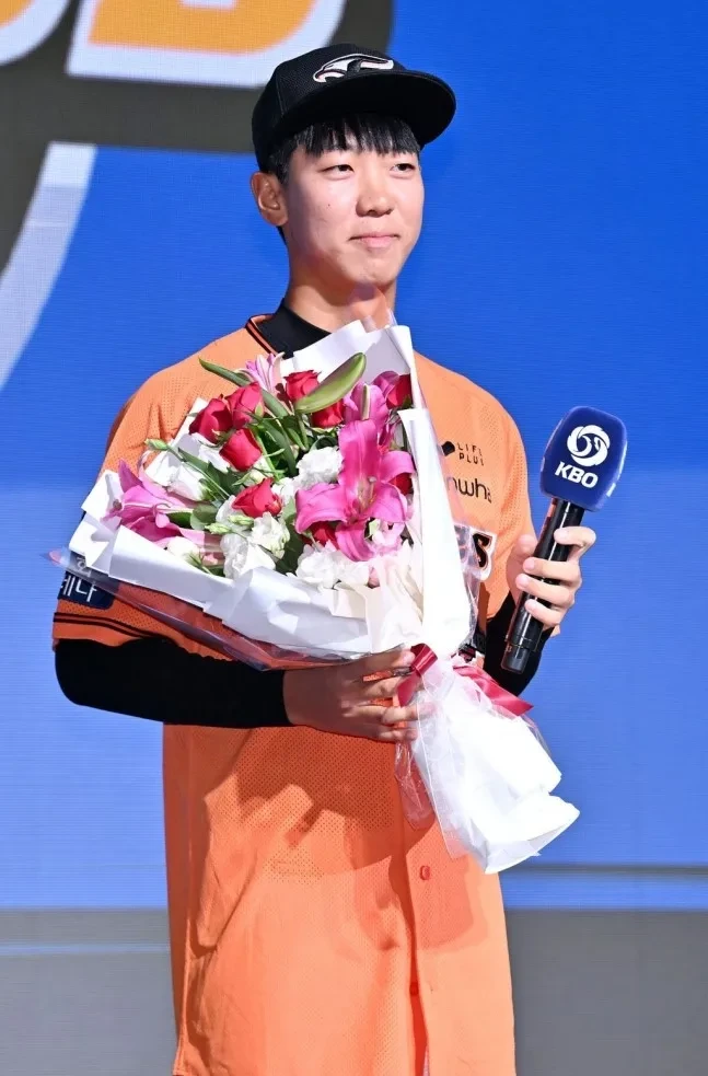 2024 신인 드래프트 1라운드 전체 1번 한화이글스 지명된 황준서