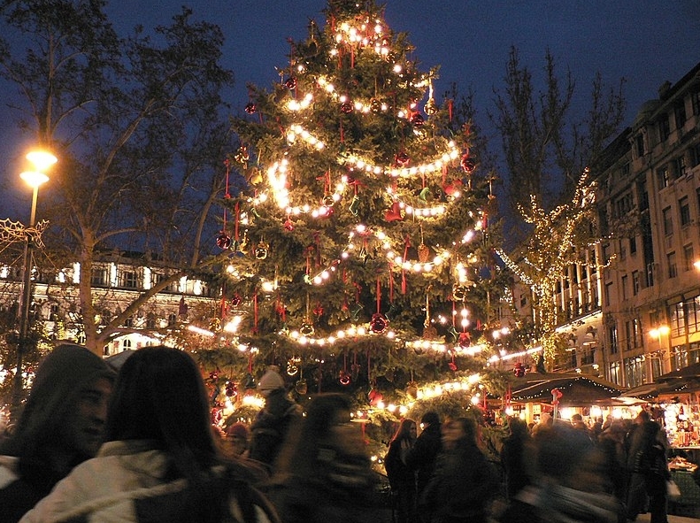 서울 광화문 크리스마스 마켓, 환상적인 빛초롱 축제-서울에서 즐기는 겨울 이벤트