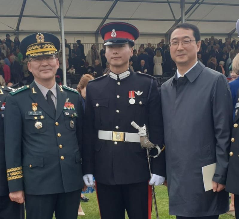 한국 육사 생도 영 샌드허스트 왕립사관학교 첫 졸업...처칠 등 배출한 명문 군사학교 VIDEO: Royal Military Academy Sandhurst