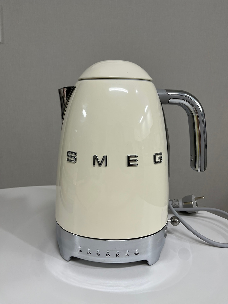 스메그(SMEG) 온도조절 커피포트 - 1년 사용 솔직후기, 장단점