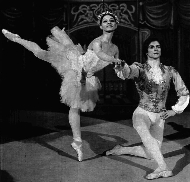 전설적인 발레 무용수 '루돌프 누레예프'의 독특한 무덤 VIDEO: Discover the Story of Legendary Ballet Dancer Rudolf Nureyev’s Unique Grave