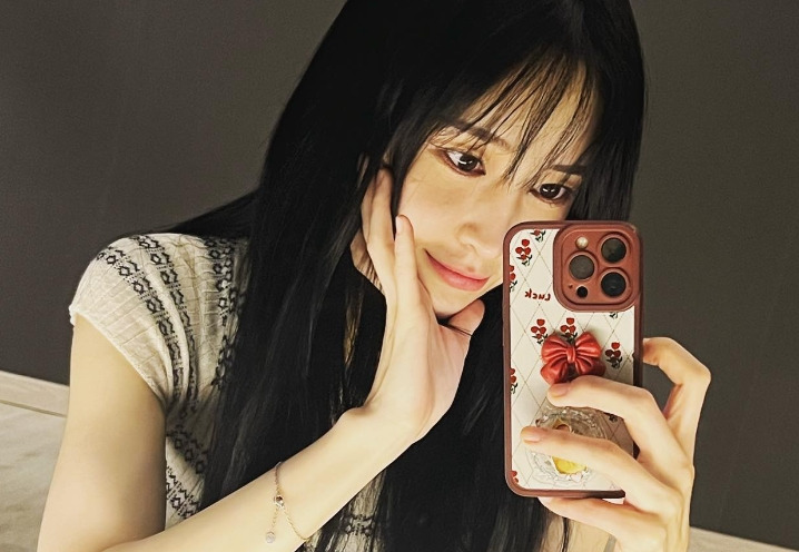 그룹 티아라 출신 아름이 자신과 연인 서 모 씨를 둘러싼 각종 의혹에 입장을 밝혔다.
