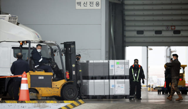 이제 아무도 안 맞는 백신..천문학적 돈 들여 왜 들여오나...수천만 도즈 폐기 위기