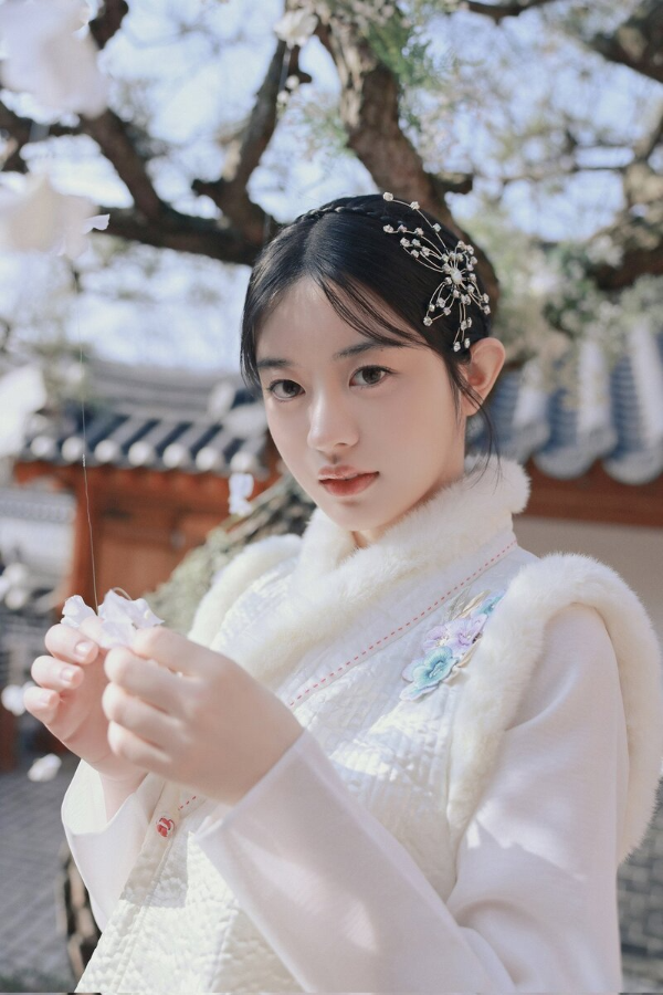 ILLIT · 아일릿 · アイリット - 민주 · MINJU