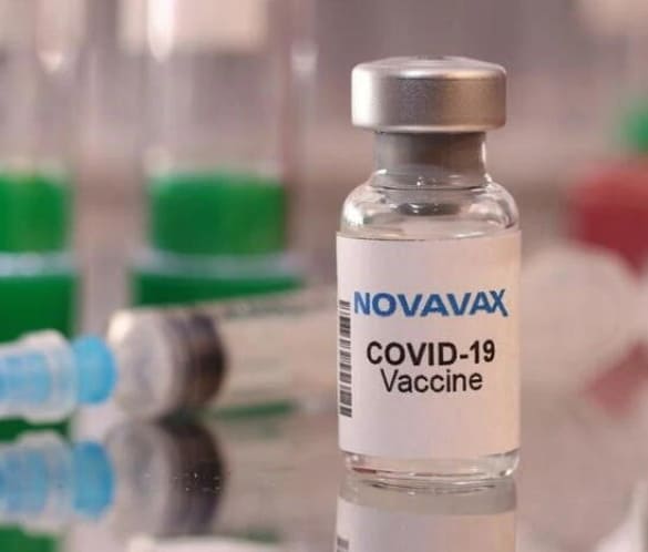 정부는 백신 접종 서두를게 아니라 백신의 신뢰성 설득할 수 있어야 EU adds severe allergies as side effect of Novavax COVID vaccine
