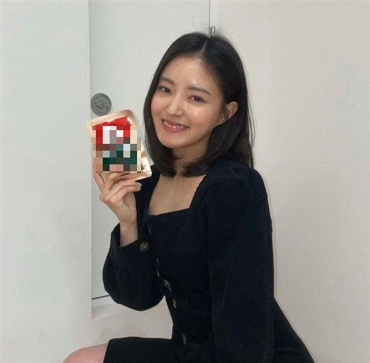 이세영, 검은색 원피스 입어도 단아! 덕임이의 세련된미소~[사진]