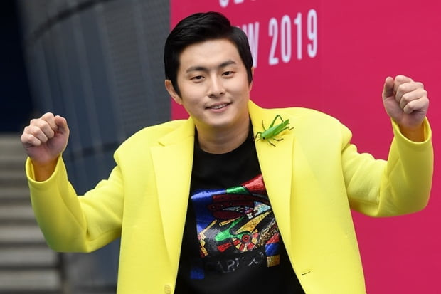 기안84 차 건물 회사 사무실 집 신발 웹툰 작가 연봉 오토바이 따돌림