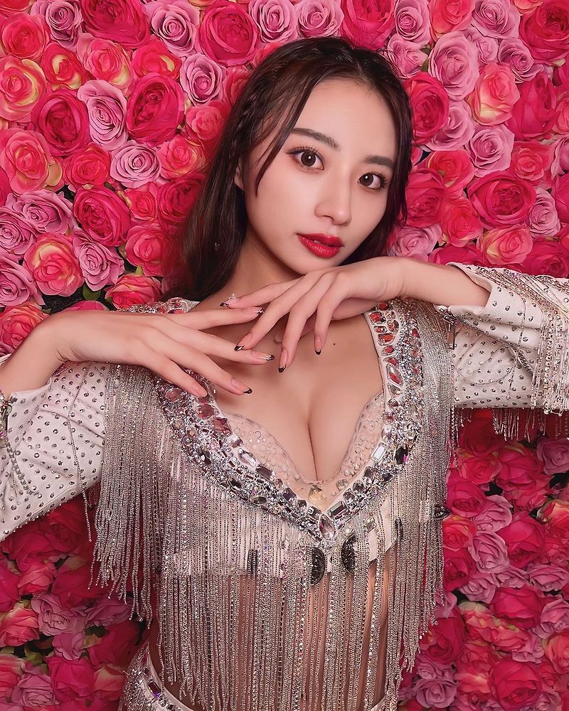 일본 댄서 겸 그라비아 모델 미레이 ミレイmirei burlesque 인스타 사진