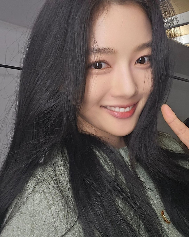 배우 김유정이 화사한 미모를 뽐냈다.