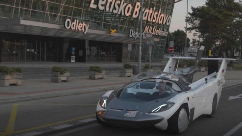 세계에서 가장 주목받는 플라잉카 VIDEO:Stefan Klein flying car: Slovakia complete first air car test flight wit BMW engine