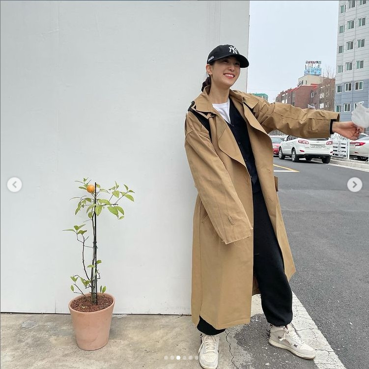 장희령  인스타그램 사복 / 프렌치 코트