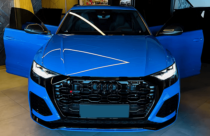 아우디 RS Q8 블루 몬스터 2022 럭셔리 SUV의 품격