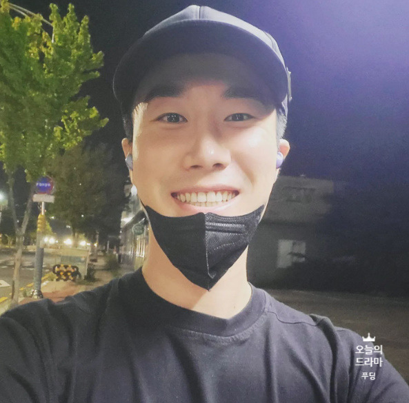 래퍼 산이 결혼 9월 23일 2살 연하 예비신부와 결혼 품절남 대열 합류...산이 프로필 나이 인스타 학력