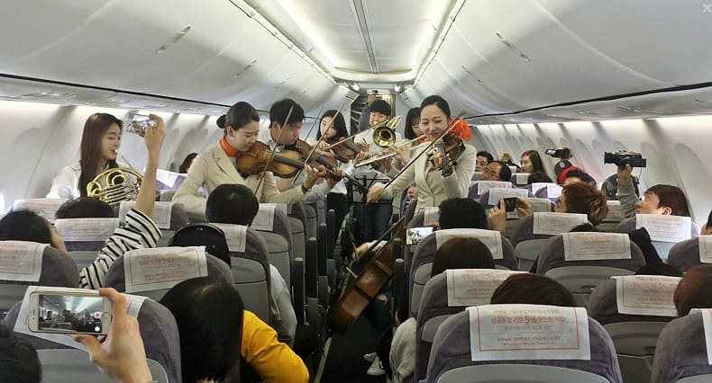 한국 비행기 탄 일본인 승객들이 빵 터진 이유