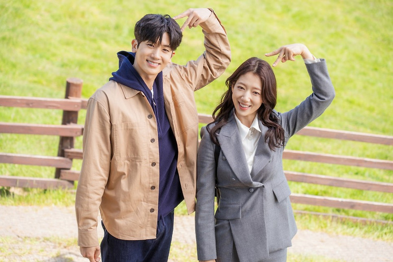 ‘닥터슬럼프’가 힐링 로맨틱 코미디의 진수를 선보이며 호평