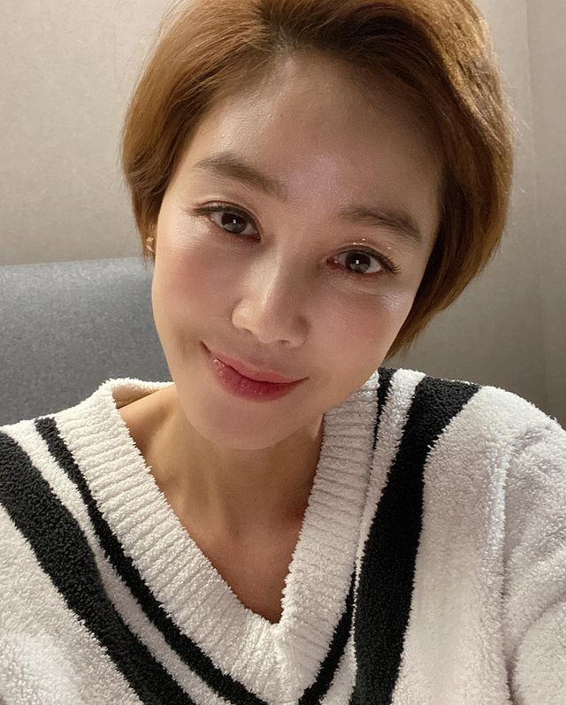 김성령, 55세 믿기지 않는 동안 미모 