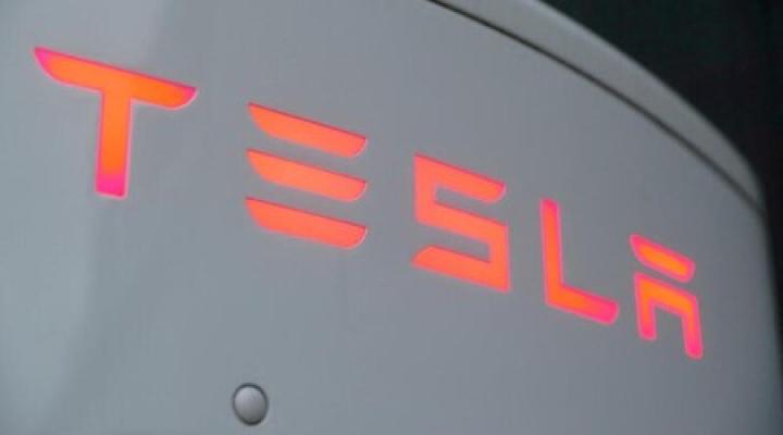 테슬라(Tesla), 중국 상하이 생산 차량을 캐나다에서 판매 결정