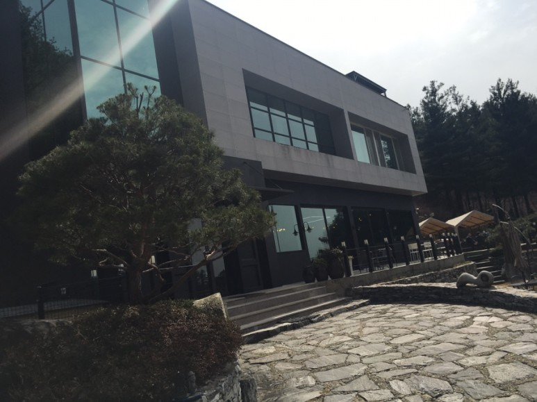 천안 카페 더쉘터