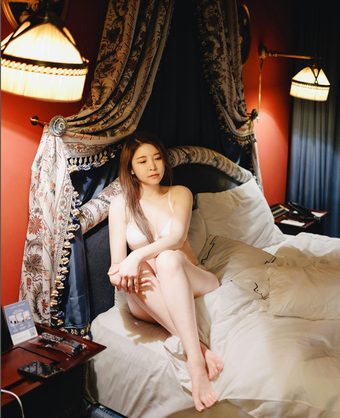송리나 런던대 교수 맥심화보에 전남편 '친권 및 양육권 변경 청구 소송' 학력 프로필 인스타그램