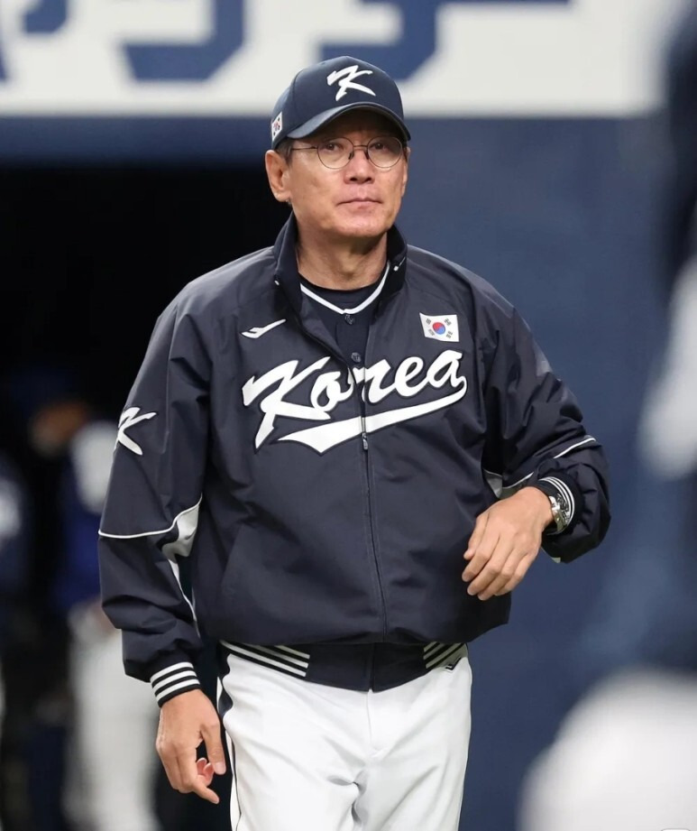 이강철 감독 투수운용 팬들 비난 무슨일 한일전 대패 1라운드 탈락 경우의수
