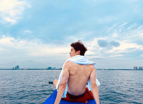 차은우, 이 정도였나? 등과 어깨 어마어마하네! [사진]