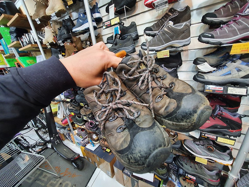 수입 비브람 트레킹화,등산화 대여,판매,창갈이 신발수리 접수 하는곳