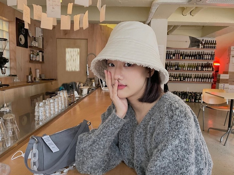 에이프릴 출신 배우 이나은, 2년만에 SNS 재개...'왕따 논란' 꼬리표 떼고 배우로 복귀하나?