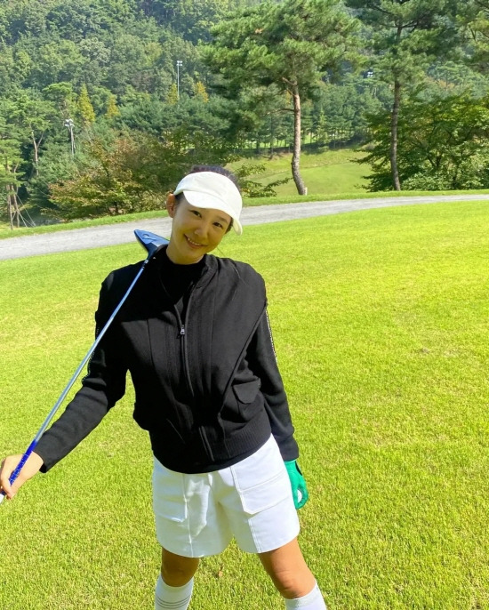 '오지호' 은보아, 골프 치는 여유로운 주말!..미모 물올랐네 [사진]