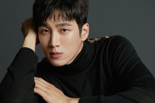 '대세' 안보현, 샴푸 모델 발탁…광고계 블루칩 급부상