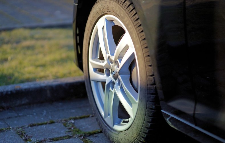 고속도로 포트홀 파손 타이어 보상 받는 방법! 그냥 넘어가지 말고 이렇게 하세요.