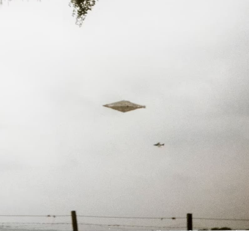 32년만 공개된 UFO... 