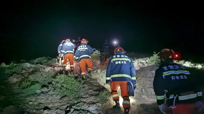 세상에 이런 일이...중국 크로스컨트리 중 극한의 날씨로 20명 사망 VIDEO:20 marathoners die in extreme weather in cross-country race in Northwest China