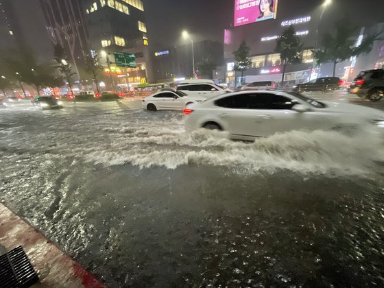 제2 강남역 침수 방지...‘도시하천유역 침수피해방지대책법’ 제정: 환경부