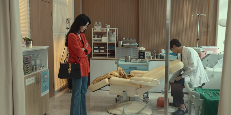 임지연·차주영이 입은 그 셔츠 어디거? '더 글로리'에 가장 화제가 된 패션 아이템은 뭘까?